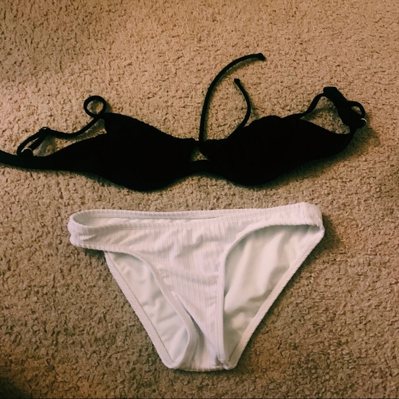 SOLD ON DEPOP🚫Underwire Scrunch-Tie BikiniTop - Picture 2 of 6